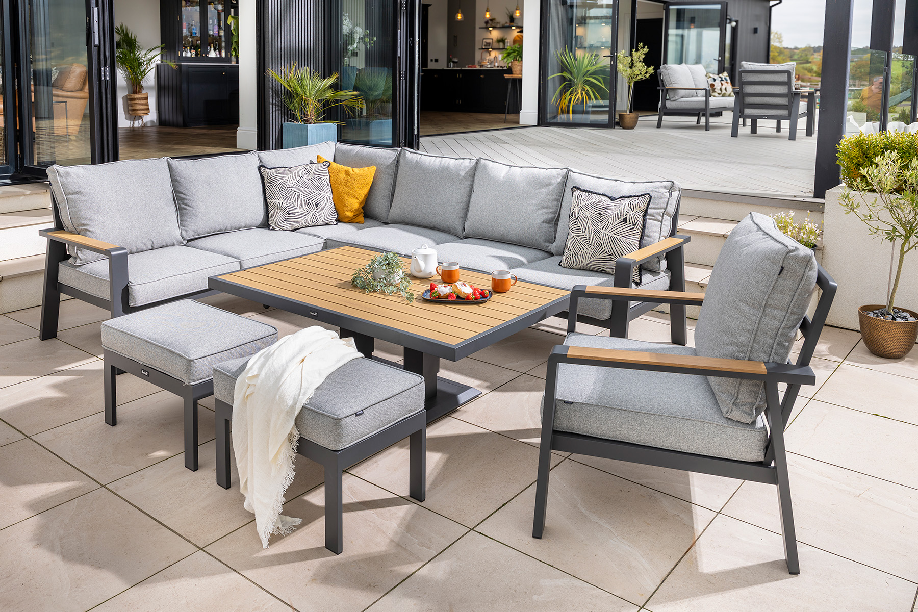 Sonas Rectangular Casual Dining Set